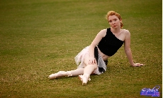 Outdoor Pussy Ballet Practice!