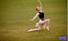 Outdoor Pussy Ballet Practice!