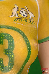 Australia&acute;s Yasmine Gold gets naked