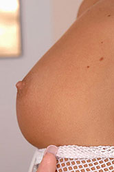 Brunette Panthera fingers herself