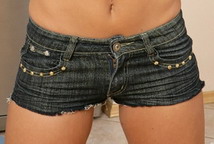 Malaya is getting a dirty solo anal dildoing show