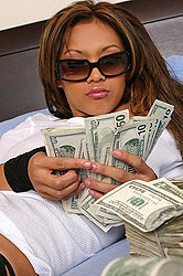 Young hot babe Kyra naked with cash