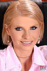 Blonde babe Wiska toying twat & ass