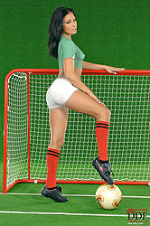 Sexy Mexico fan Aneta Keys naked