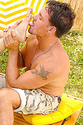 Sexy Rosses doing a summer footjob