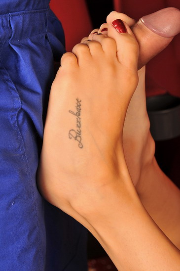 Foot fetish lover Michelle is fucking in a cinema