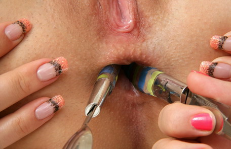 Lesbian teens are fingering each others asshole