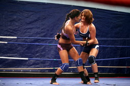 Lesbian face-sitting n pussy licking in boxring