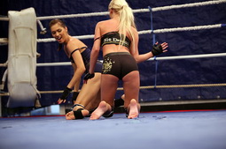 Lesbians fighting in boxring w fisting at the end
