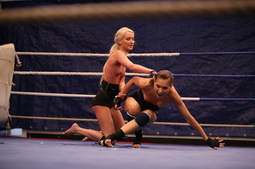 Lesbians fighting in boxring w fisting at the end