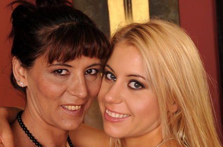 Gina and Nikky in an old-young lesbian hardcore