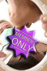 Angelina Crow´s blowjob on doctor