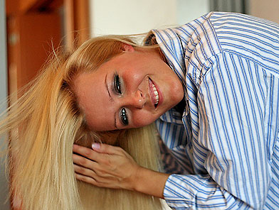 Blonde Sophie with gorgeous brunette lesbians