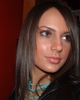 Gorgeous brunette babe pictures