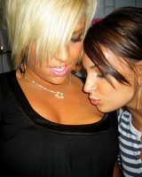 Gorgeous brunette babe pictures