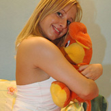 Teenage blonde webcamgirl toying her tight innocent pussy