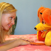 Teenage blonde webcamgirl toying her tight innocent pussy