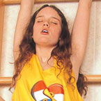 Brunette teenage girl receives a mouthful of sticky cum