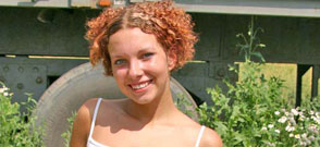 Teenage redhead toying her wet and tight muff in the garden