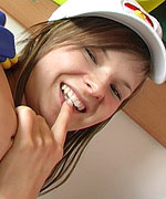 This teen gets really naughty in the dressing room toying