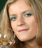 Horny grey senior enjoys two sweet babes their pussies