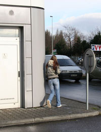 Teenie girl gets an amazing surprise trough a gloryhole