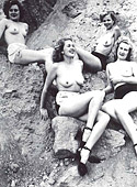 Sexy vintage ladies showing their nude body in the open