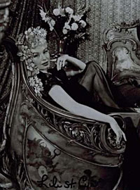 Cute twenties ladies showing their fine naked body parts