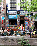 Experienced old hooker pleasing a German tourist his cock