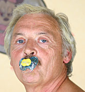 Horny senior gets pleased with a teenager her sexy body