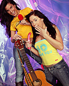  Teenage singing girls have fun playing with two big dildos