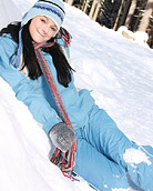 Very hot teenage sweetie loves cold masturbating outdoors