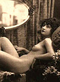 Some real vintage nude babes posing in the twenties boudoir