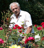 One very lucky gardener gets to fuck two younger hotties