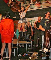 Punk rock babes gobbling knob in hot groupsex party action