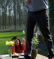 Young hottie banging the senior janitor in a big garden