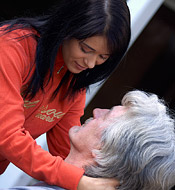 Young hottie banging the senior janitor in a big garden