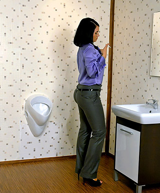 Slimeslut with class playing with her pussy covered in goo