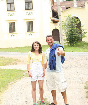 Horny chap banging a sexy naked teenager outdoors hardcore