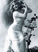  Sexy vintage chicks wearing sexy outfits in the thirties