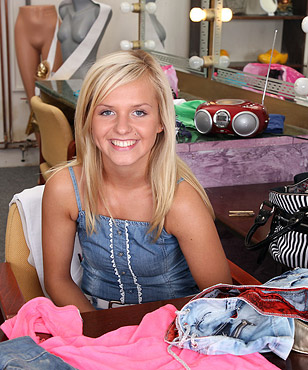 Drilling her tight teenage snatch with his hard beefstick