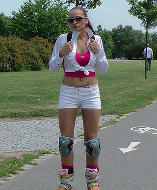 Skating cute fetish sweetheart loves undressing outdoors