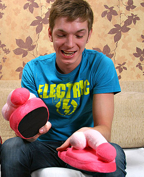 Hot teenage cutie sucks and fucks a huge pecker hardcore