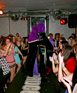  Daring sweethearts sucking massive dicks at a sex party