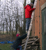 Strange old senior banging a much younger teenage beauty