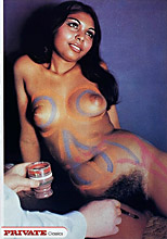 Blondie posing for pics