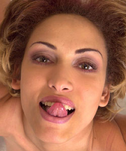 Softcore: gorgeous Marla posing in her bath...