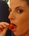Greedy explicite-art´s girls: greens and food!