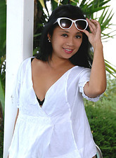 Lucky Starr
 Lucky Starr exposes her milf body outdoors and fingers her tight mature pussy