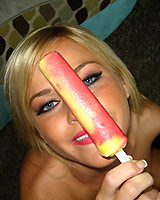 Mckenzie Miles - Deephthroat queen Mckenzie has no gag reflex